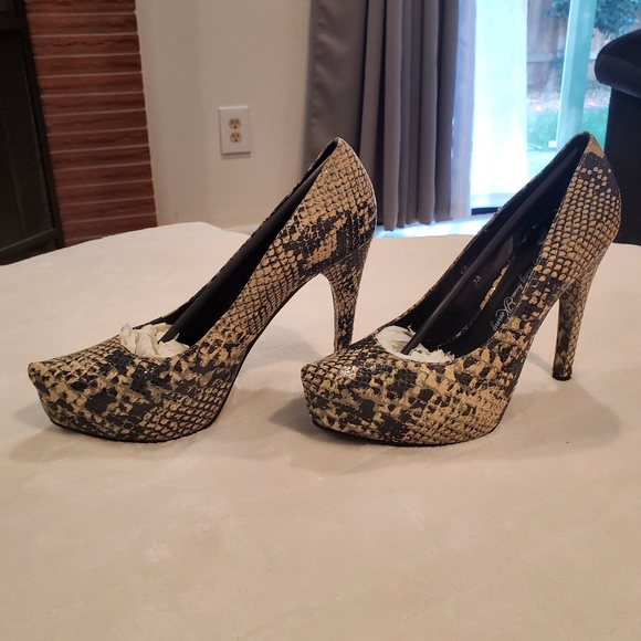 Penny loves Kenny 4 1/2 inch heels - Picture 5 of 6